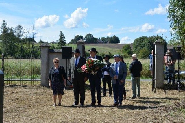 Uroczystości na cmentarzu żydowskim w Słomnikach upamiętniające ofiary zbrodni niemieckich w ramach Aktion Reinhardt