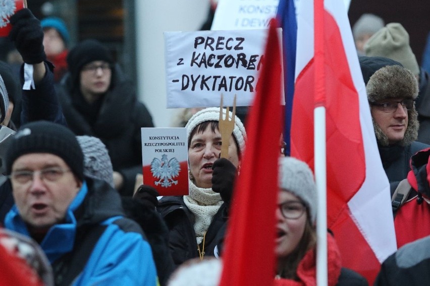 Protest w Kielcach przeciwko rządowi: -  To już przechodzi wszelkie granice