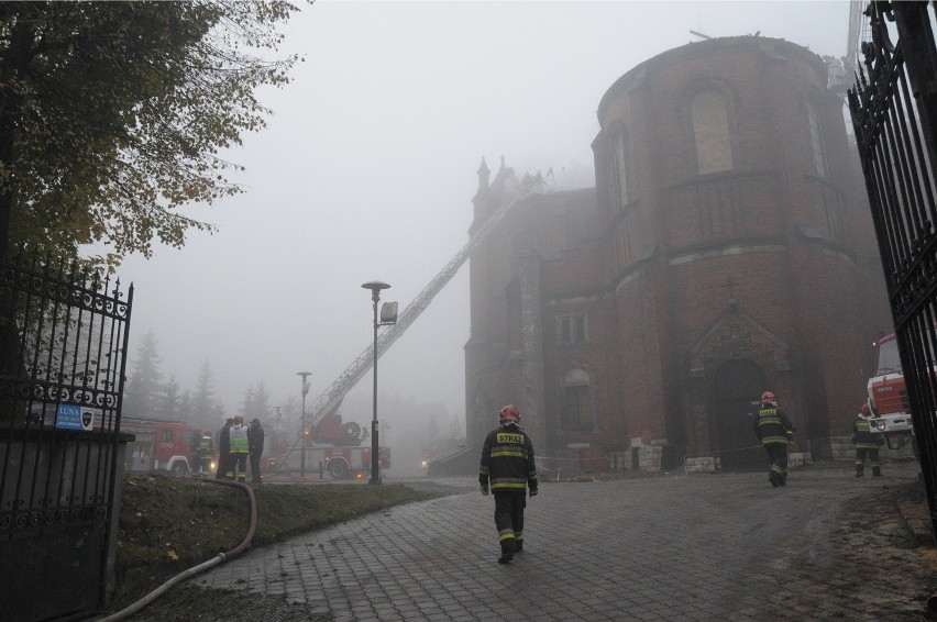 Pozar katedry nmp w sosnowcu 29.10.2014 fot. maciej gapinski...