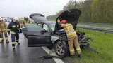 Dwa wypadki na autostradzie A1. Auta uderzyły w bariery w pow. włocławskim [zdjęcia]