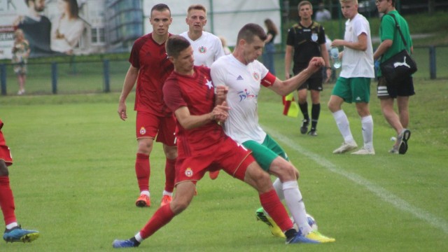 Zespół rezerw Wisły Kraków reaktywowany został po trzech i pół roku. Swoje "domowe" mecze będzie rozgrywał na stadionie innego klubu występującego w małopolskiej IV lidze, Dalinu Myślenice.