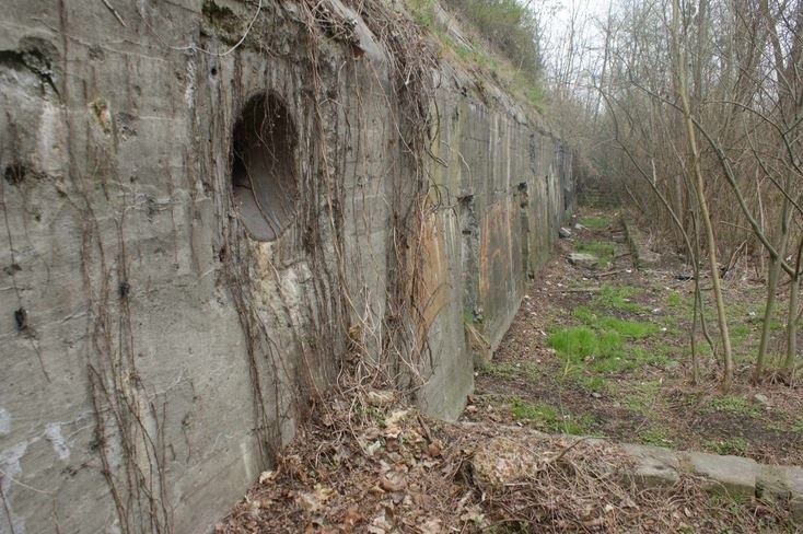 We Wrocławiu można znaleźć schrony i bunkry będące częścią...