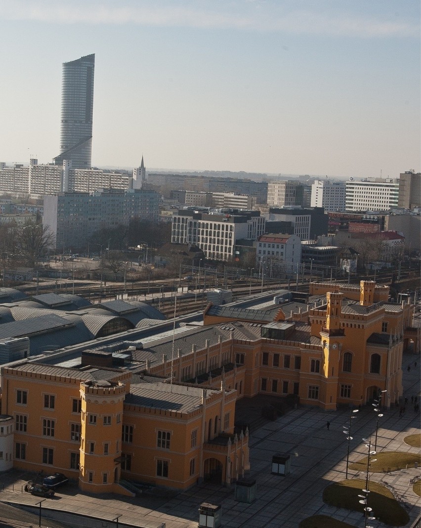 Silver Tower Center - widok z budynku na Wrocław