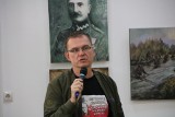 Chcą oskarżyć Andrzeja Poczobuta o popełnienie czynu, który stał się "zbrodnią", gdy... dziennikarz już był w areszcie