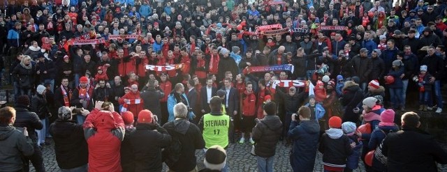 W trakcie prezentacji widzewiacy obiecali kibicom walkę do upadłego