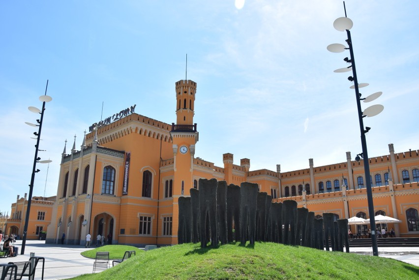 Rozpoczyna się wystawa poświęcona twórczości Magdaleny Abakanowicz [ZDJĘCIA]