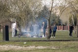 Plaża w Krakowie. Słońce kusi, by spotkać się na zewnątrz, strażnicy stanowczo odradzają [ZDJĘCIA] 20.03.2020