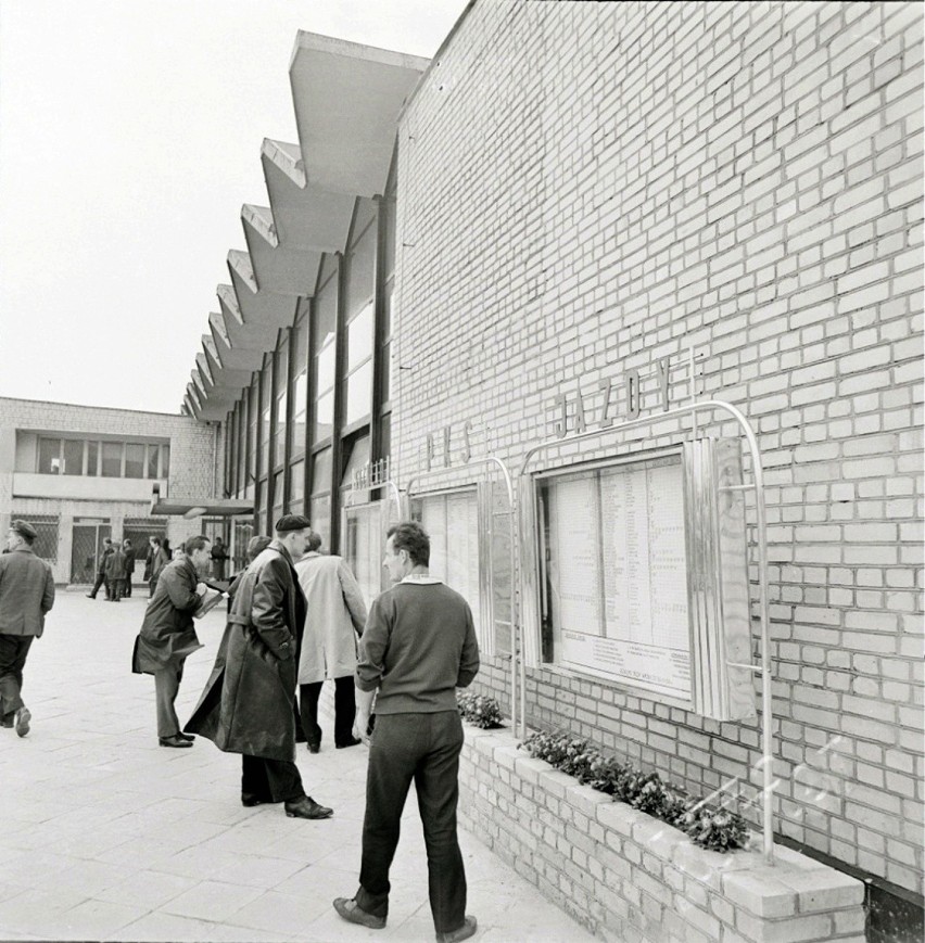 Lubelski dworzec autobusowy PKS na archiwalnych zdjęciach. Sprawdź, jak kiedyś wyglądał ten obiekt [GALERIA]