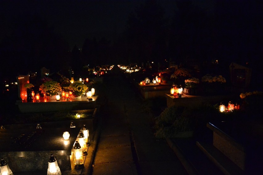 Nocny spacer po cmentarzu w Bielsku-Białej i Kamienicy