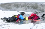 14-letni chłopiec walczy o życie po 90 minutach pod lodem