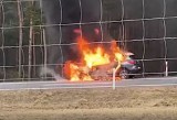 Samochód osobowy palił się na obwodnicy Torunia. Na szczęście nikt nie został poszkodowany