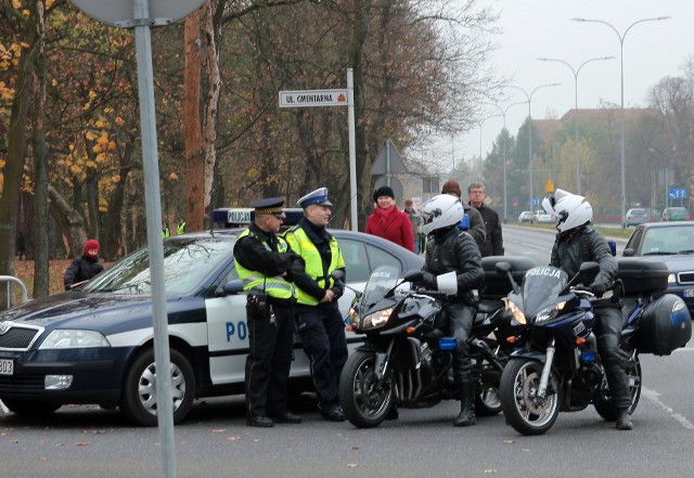 Nad bezpieczeństwem ruchu w okolicach cmentarza w Grudziądzu czuwać będą policjanci