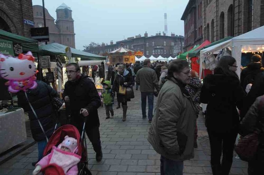 Świąteczny jarmark na Nikiszowcu