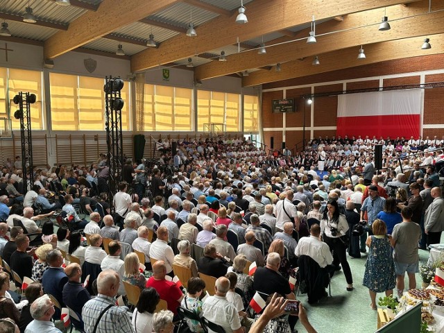 Tłumy na spotkaniu z premierem w Łochowie