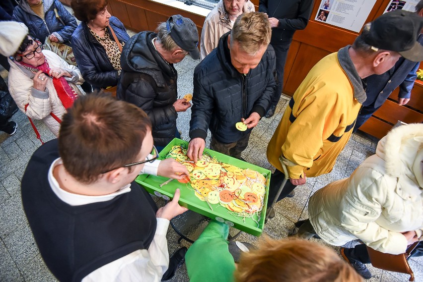 Gdynia. Śniadanie wielkanocne dla osób potrzebujących i...