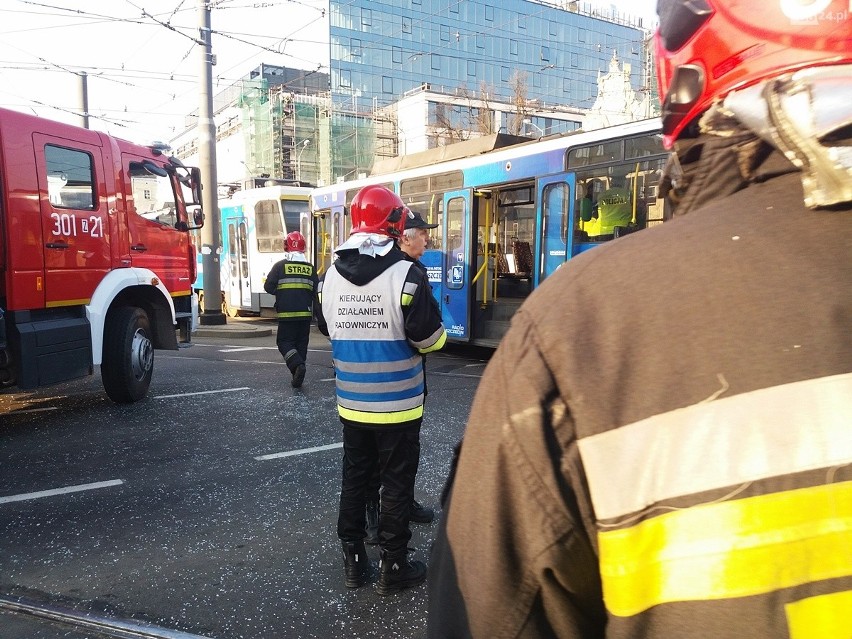 Poważny wypadek na Bramie Portowej. Jedenaście osób rannych