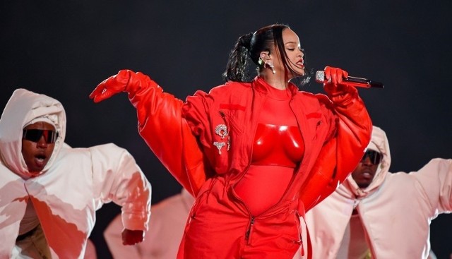 Rihanna dała popis swoich możliwości w czasie koncertu w przerwie finału Super Bowl.