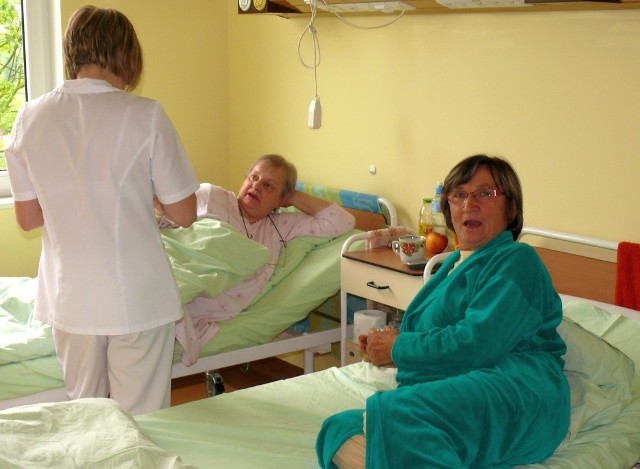 Oddział kardiologii inwazyjnej w szpitalu w Stalowej Woli także doświadcza czym jest problem nie płacenia za tak zwane "nadwykonania&#8221;.