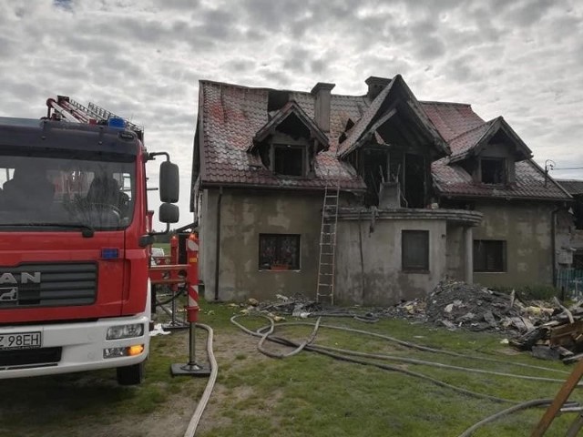 Rodzina straciła w pożarze domu dobytek swojego życia.