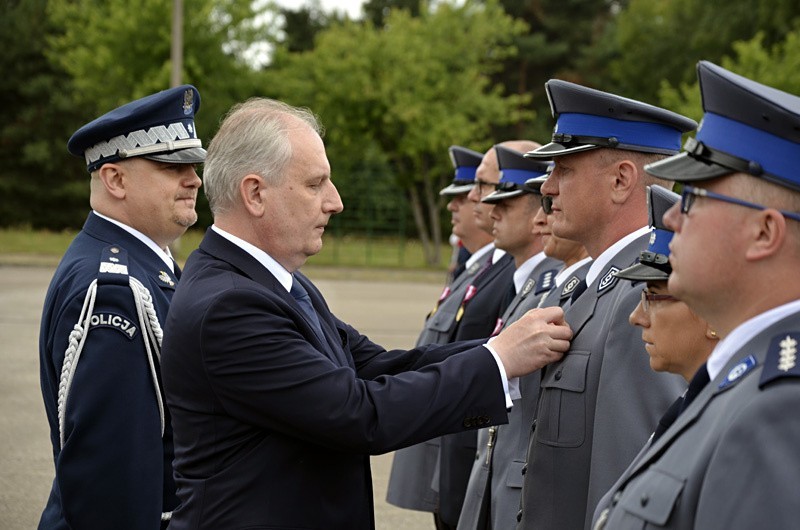 Święto Policji w Gdańsku. Awanse i odznaczenia dla funkcjonariuszy