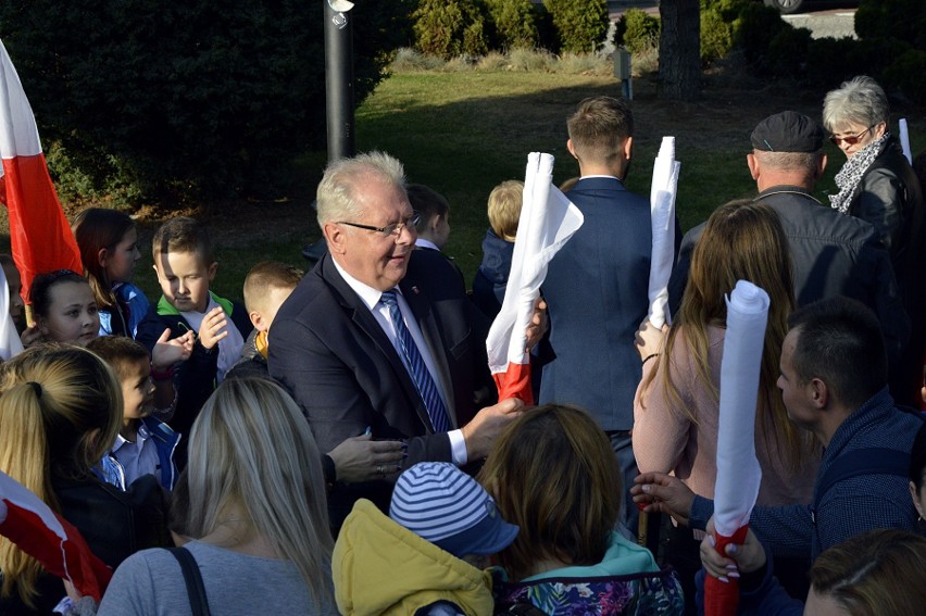 W Bobowej stanie jedna z ławeczek niepodległości finansowanych przez MON [ZDJĘCIA]