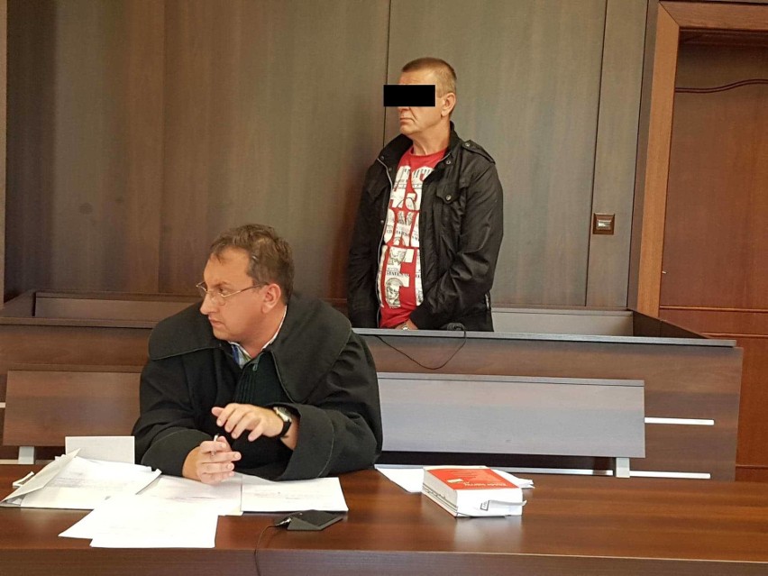 56-letni Adam W. przed Sądem Okręgowym w Opolu.