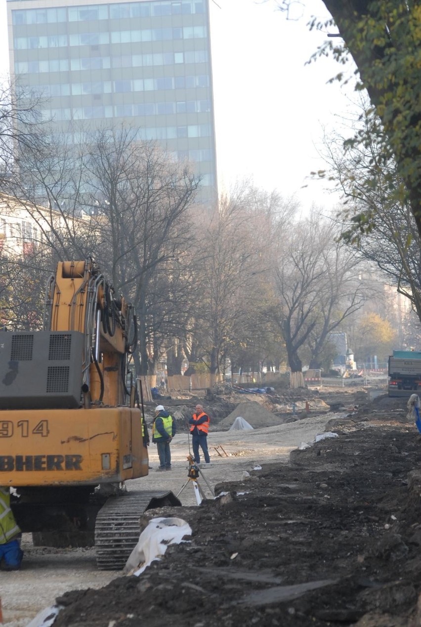 W Bronowicach trwa wielki remont trasy tramwajowej oraz...