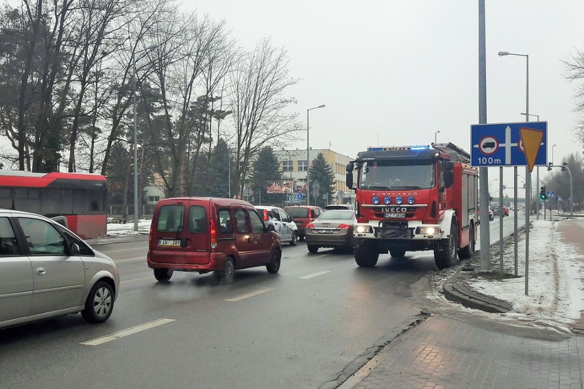 Fałszywy alarm w szpitalu w Mielcu. Straż pożarna przyjechała na miejsce [ZDJĘCIA]