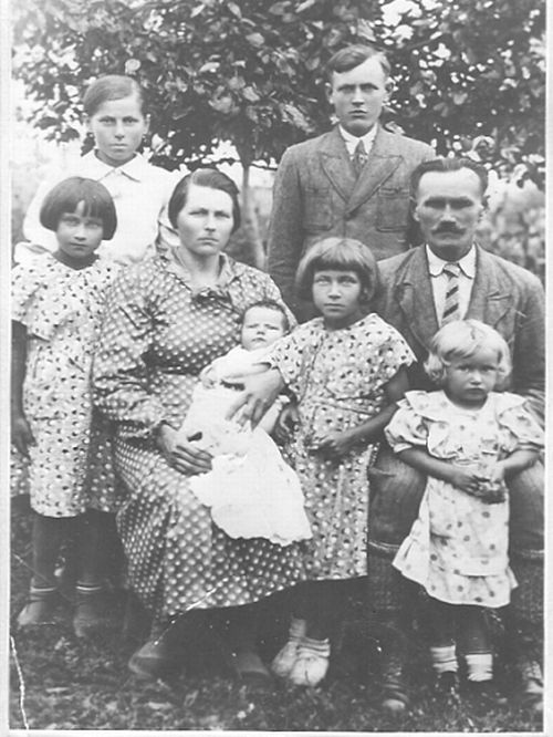 Rodzina Prusko (od lewej na górze) Sabina  i  Piotr...