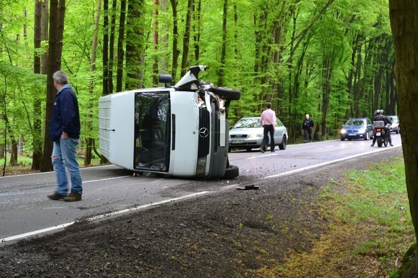 Wypadek w Jankowicach: Zderzenie bmw z mercedesem. W wypadku...