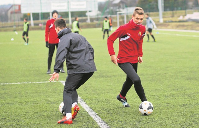 Pełną parą idą przygotowania białostockich drużyn MOSP i Jagiellonii do udziału w Lidze Makroregionalnej Juniorów Młodszych.