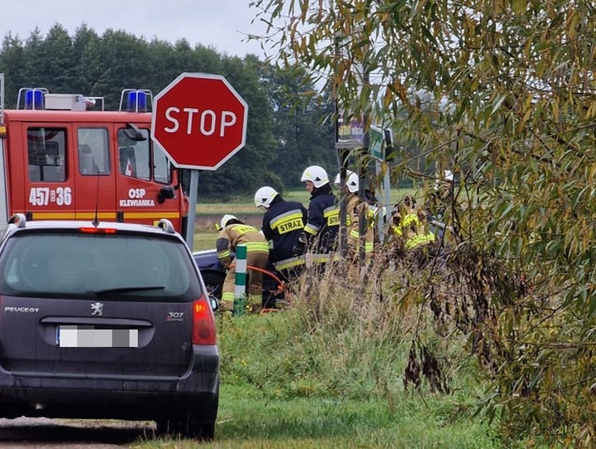 Klewianka. Zderzenia dwóch aut na drodze wojewódzkiej