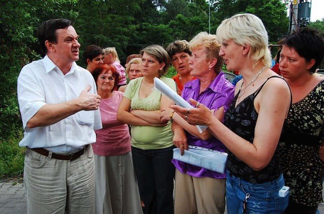 Radny, Franciszek Łuckiewicz, zapewnił zebranych, że nie muszą płacić gigantycznych stawek za wywóz nieczystości.