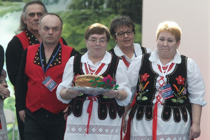 Wielka konwencja wyborcza PiS w G2A Arena w Jasionce k. Rzeszowa. Przemawiał Jarosław Kaczyński i Mateusz Morawiecki