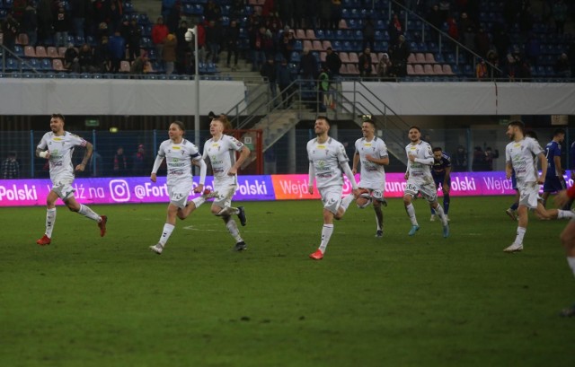 Górnik Zabrze po rzutach karnych pokonał w 1/8 finału Fortuna Pucharu Polski Piasta GliwiceZobacz kolejne zdjęcia. Przesuwaj zdjęcia w prawo - naciśnij strzałkę lub przycisk NASTĘPNE