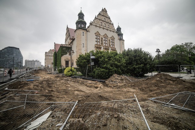 Na skrzyżowaniu ul. Święty Marcin i Wieniawskiego budowana jest nawierzchnia ulicy