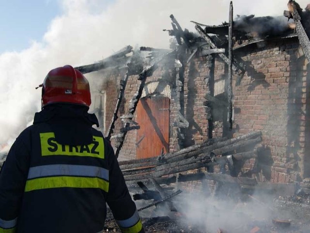 Pożar obory w Mierzymiu w gminie Świeszyno.