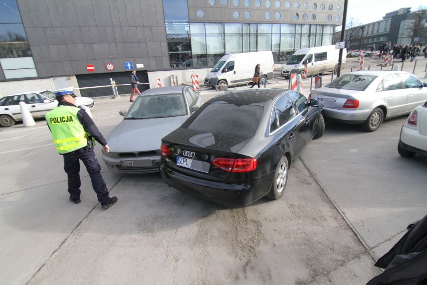 Kolizja na parkingu Politechniki Wrocławskiej