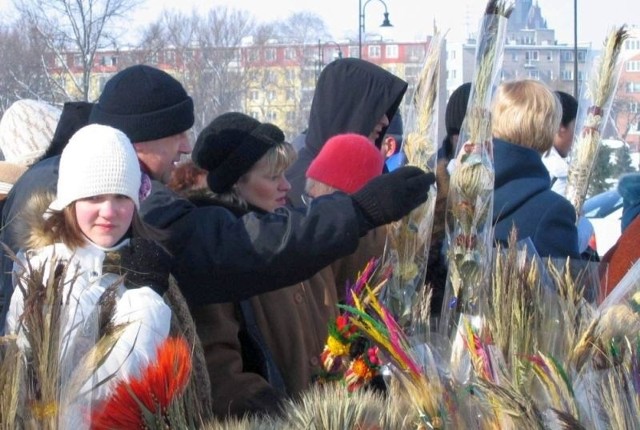 Jarmarki to świetna okazja, by kupić ozdoby wielkanocne i regionalne smakołyki.