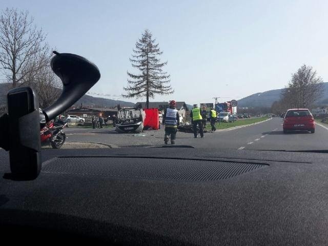 Wypadek w Ustroniu. W wypadku zginał młody motocyklista....