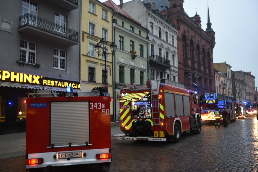 Doszło do pożaru kamienicy przy Rynku Staromiejskim 5 w...