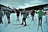 Na zgrupowaniu żużlowców Falubazu Zielona Góra Grzegorz Zengota świetnie biega na nartach, a juniorzy dostają w kość za spóźnienia [WIDEO]