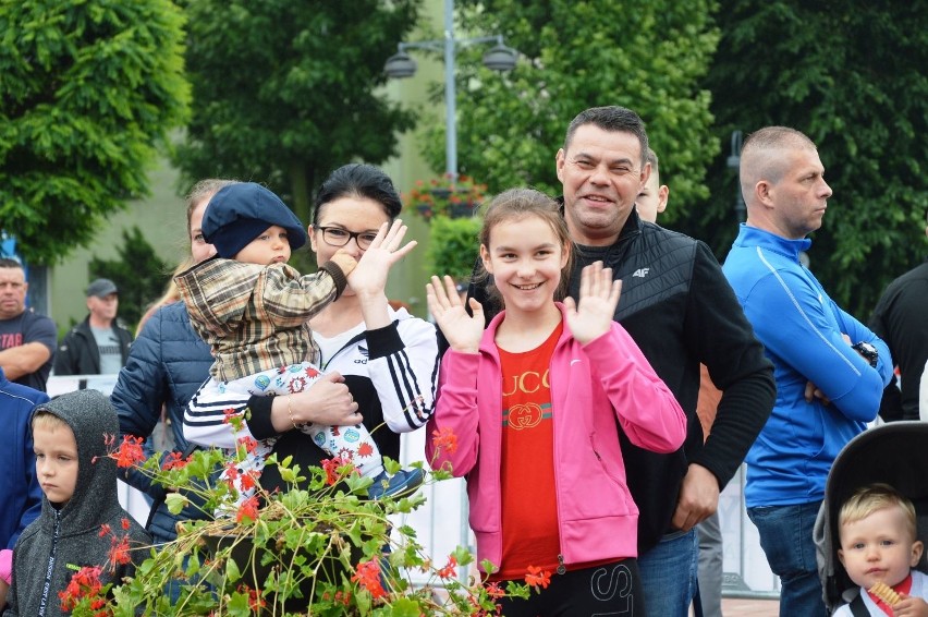 Bytów. Na rynku odbywają się zawody STRONG MAN o Puchar Polski (zdjęcia, wideo)