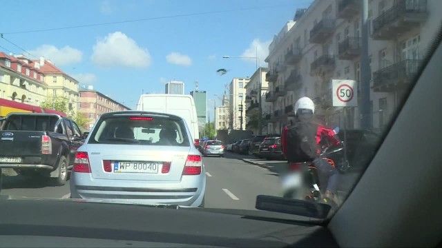 Niektórzy motocykliści nagminnie łamią przepisy.