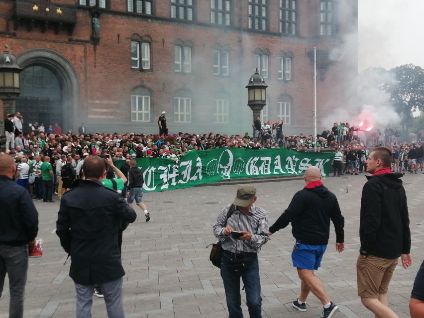 Broendby IF - Lechia. Kibice biało-zielonych byli w Danii. Było ich ok. 1,5 tysiąca! [zdjęcia, wideo]