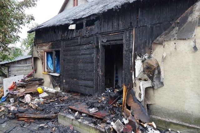 Pożar w Opocznie. Siedmioosobowa rodzina straciła dach nad głową