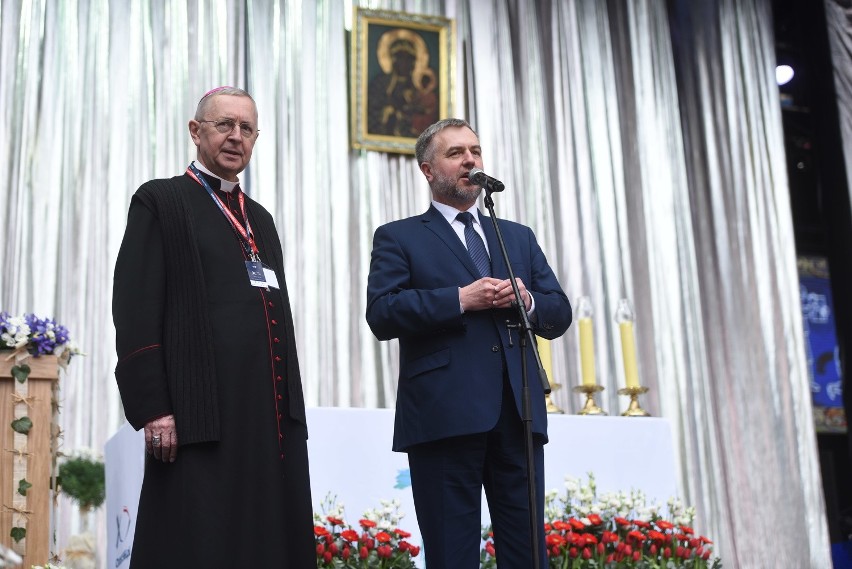 Rocznica chrztu Polski: Uroczystości na na stadionie...