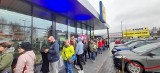 Lidl w Warce już otwarty! Przyszły tłumy ludzi. Darmowe kawa i hot-dogi, dużo prezentów. Zobaczcie zdjęcia