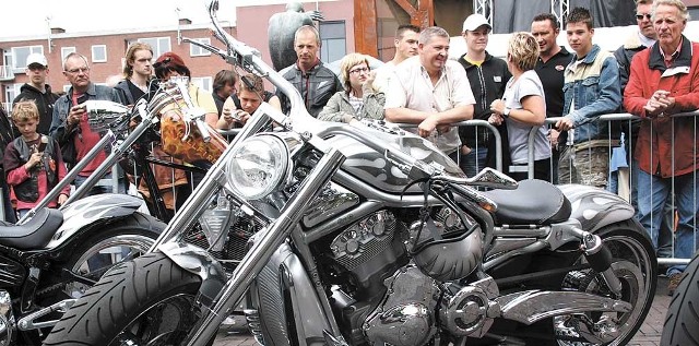 Pochodząca z Milwaukee w stanie Wisconsin w USA firma Harley-Davidson Motor Company jest jednym z najbardziej prestiżowych producentów motocykli na świecie. Piękne maszyny zawsze przyciągają wzrok miłośników dwóch kółek. 