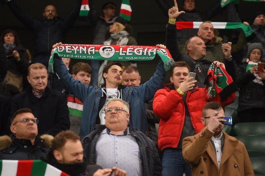 Zdjęcia kibiców z meczu Legia - Cracovia